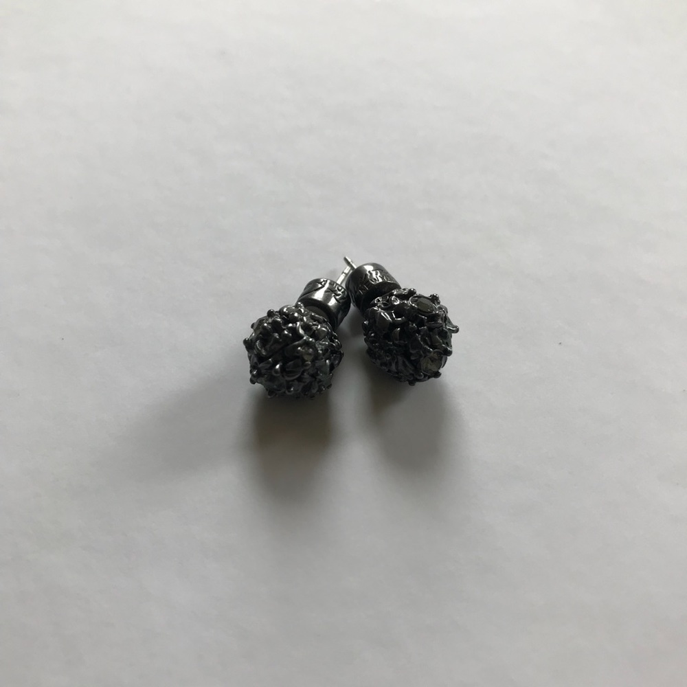 Kenneth Cole Black stone studs
